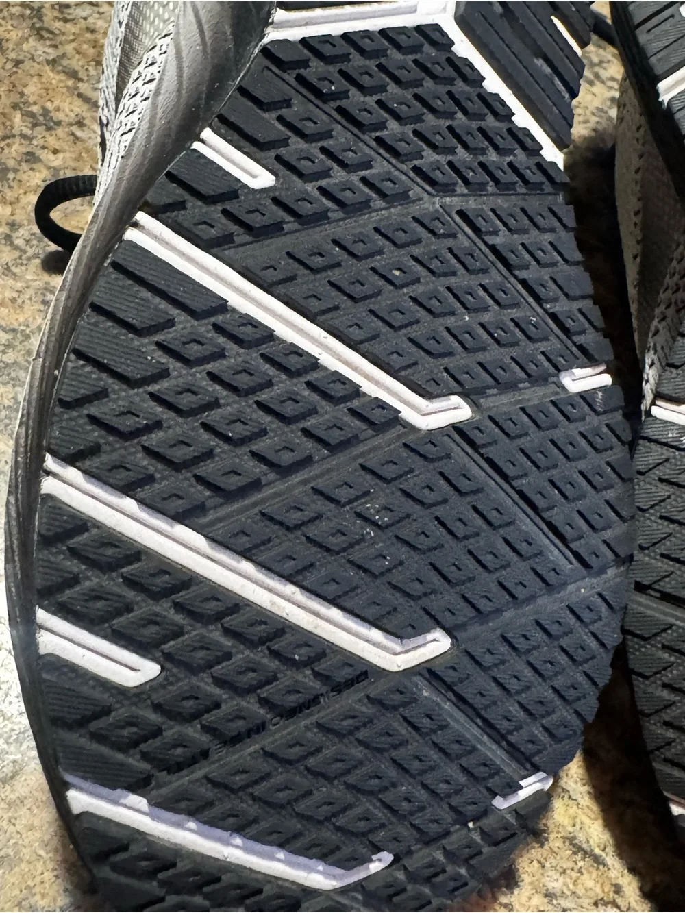 Sold Revel 7 White Black 120424 1B 121 Women's Running Shoes Size 6.5 Medium